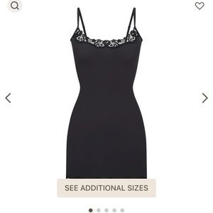 SKIMS FITS EVERYBODY SLIP DRESS W LACE